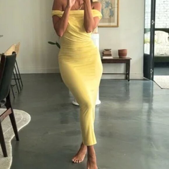 Reformation Jamen Knit Dress Butter Yellow Off The Shoulder Midi Maxi Stretch - Picture 5 of 5